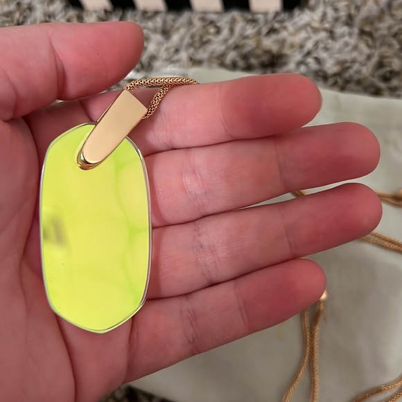 NWOT Kendra Scott iridescent pendant necklace with extended, adjustable chain - Picture 3 of 4